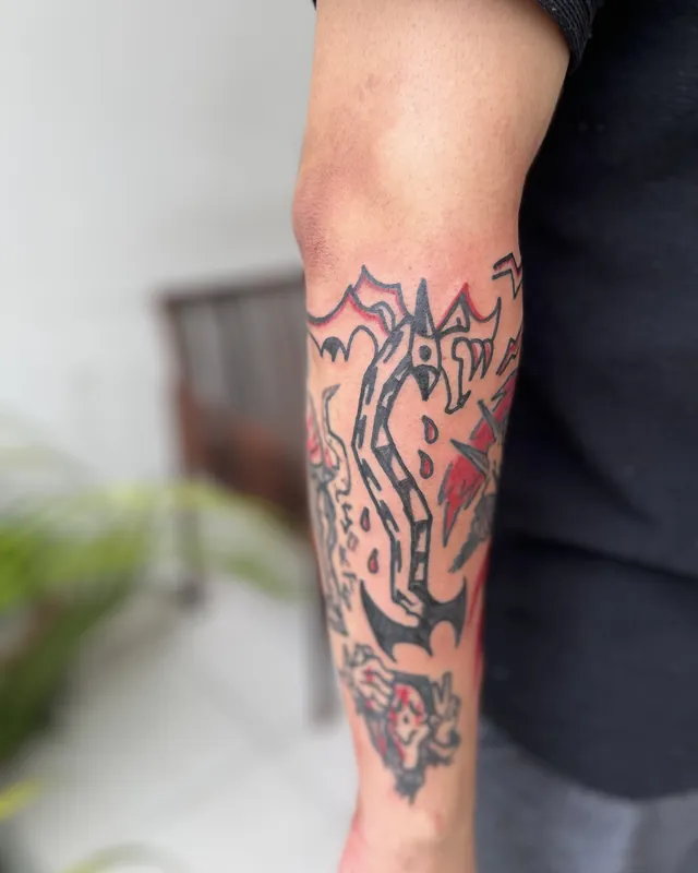 Tatuagem cobra punk, antebraço