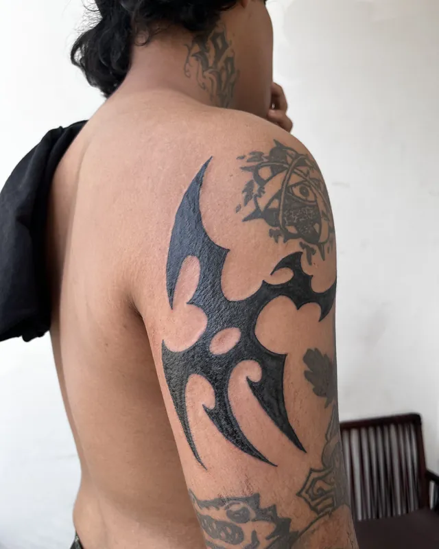 Tatuagem cyber tríceps, tríceps